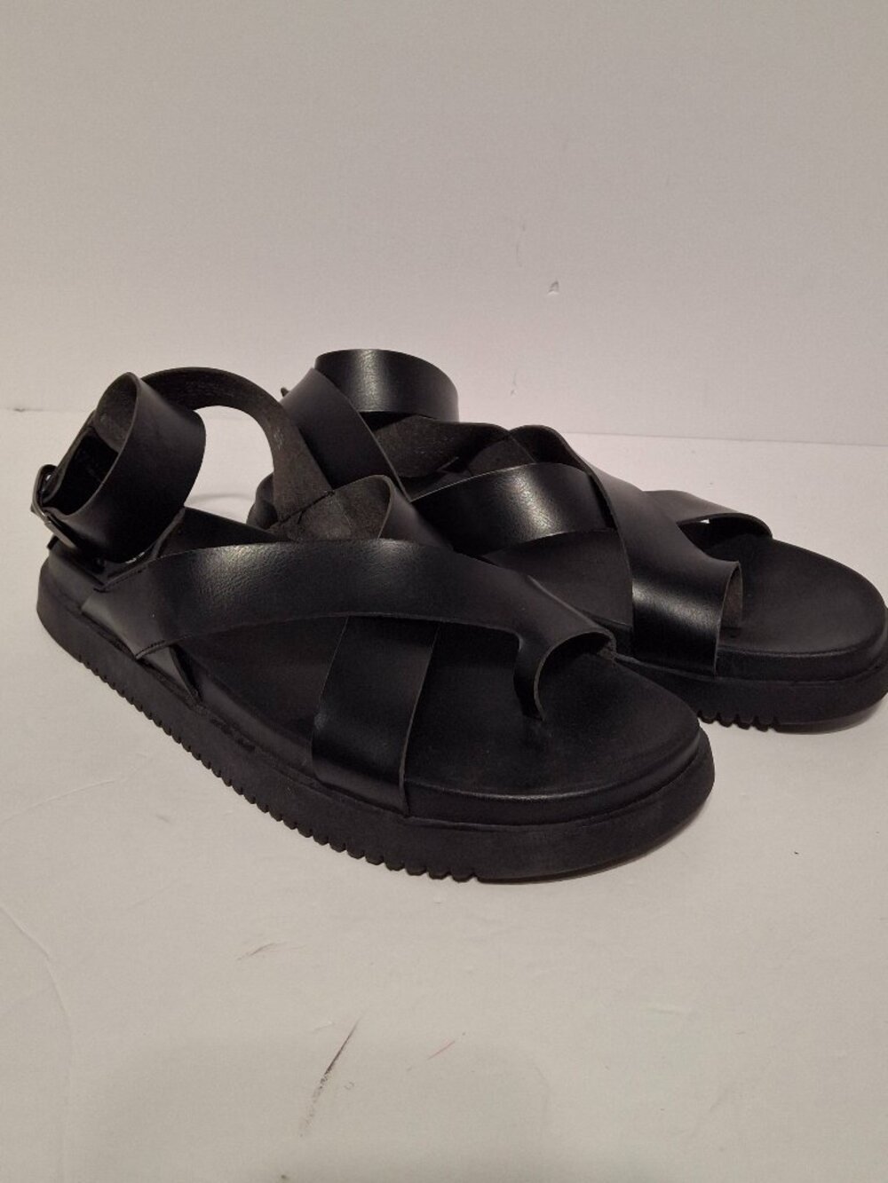 No Boundaries Black Strappy Flat Sandals Ankle Strap Size 11 Casual Summer Shoes
